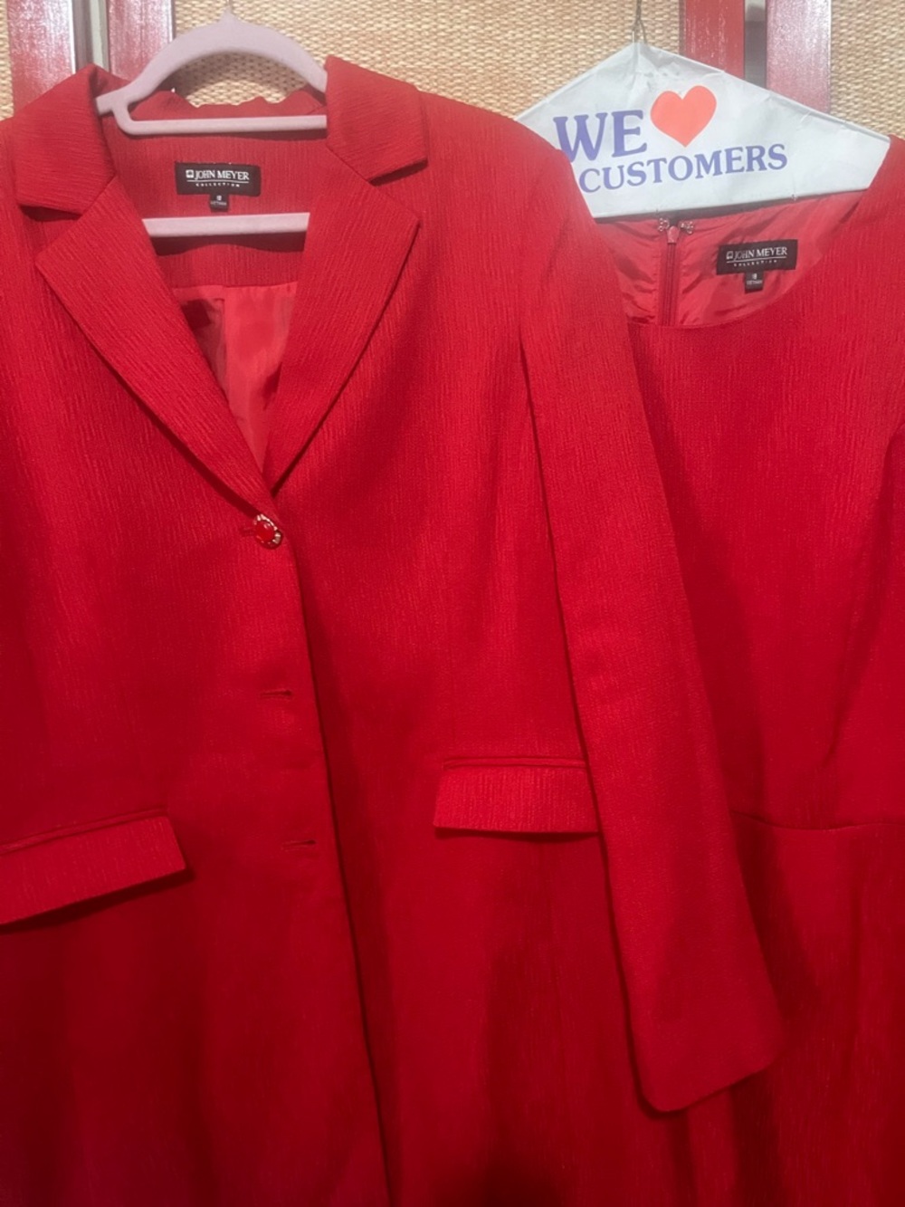 Elegant Red Women's Coat with Dress Single-Button Blazer. - Picture 4 of 4